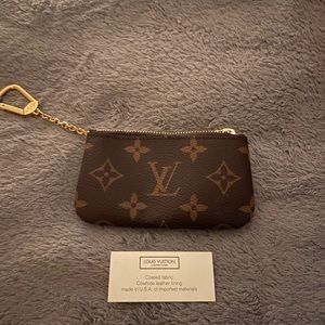 Louis Vuitton Key Pouch - Monogram